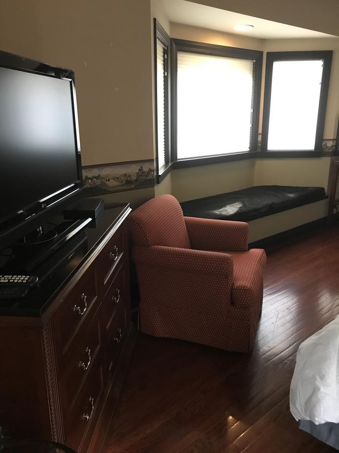 Nirvana Inn & Grill エレンズバーグ エクステリア 写真