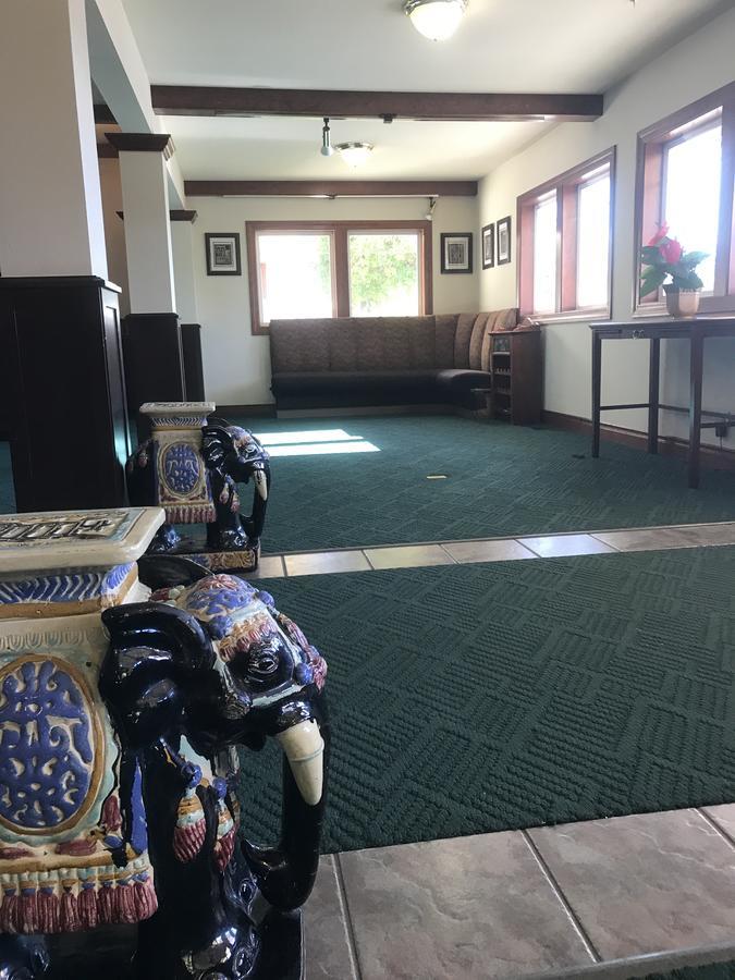 Nirvana Inn & Grill エレンズバーグ エクステリア 写真