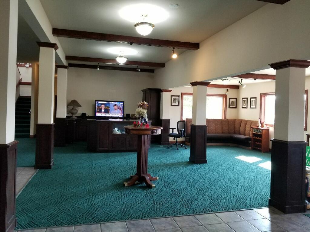 Nirvana Inn & Grill エレンズバーグ エクステリア 写真