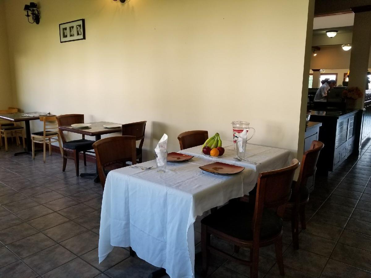 Nirvana Inn & Grill エレンズバーグ エクステリア 写真